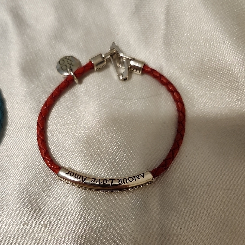 Elegant Silver and Red/Blue Bracelet Set - Picture 3 of 6